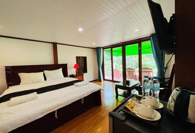 اتاق استاندارد با چشم‌انداز دریاچه, Chomka Thnong Resort