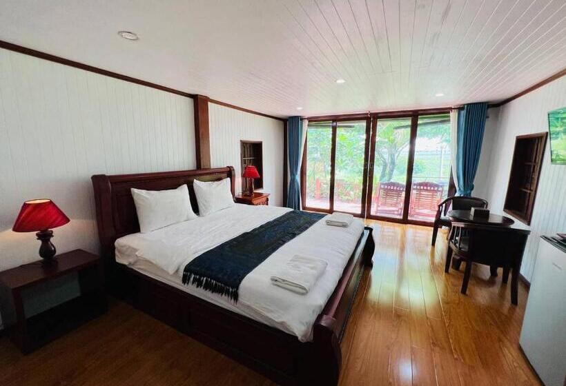 اتاق استاندارد با چشم‌انداز دریاچه, Chomka Thnong Resort