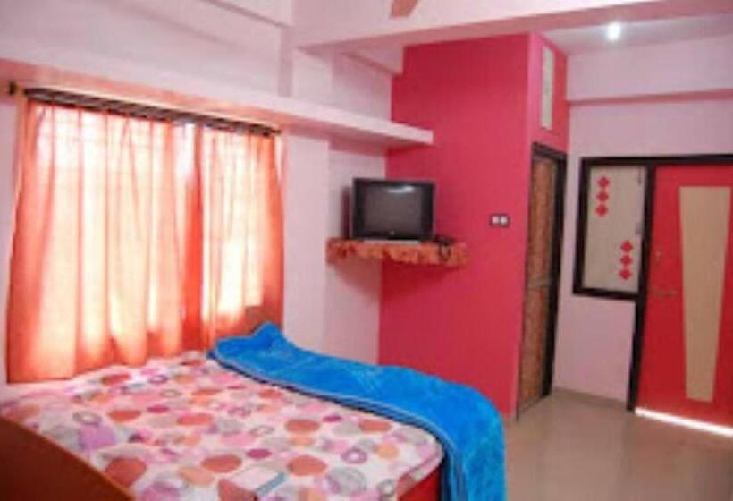 Номер Deluxe, City Plaza,burhanpur