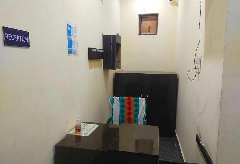 Трехместный Номер Классика, Oyo 8209 The Park Ovo Hotal