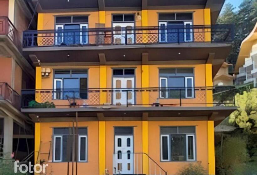 اتاق استاندارد با چشم‌انداز کوهستان, Rudra Grand Stays