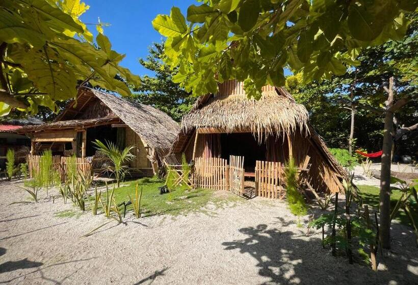 اتاق استاندارد, Tribal Huts Community