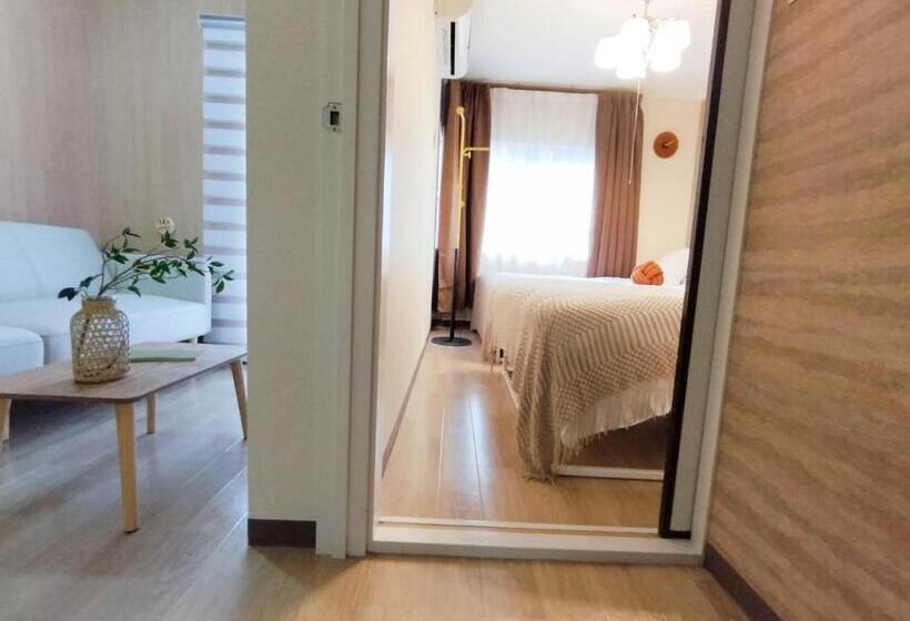 Apartamento 1 Dormitório, B23新宿最中心 大久保站7分 Shinjuku Center 7 Mins To Station, Max 5 直达新宿 涉谷 表参道 池袋 上野 代代木 银座 原宿