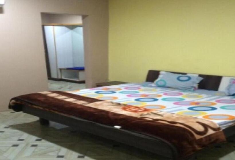 Номер Deluxe, Silver Residency,chhota Udepur