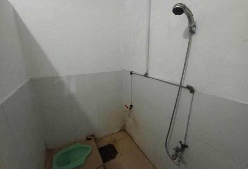 Номер Superior Одноместный, Spot On 93385 Penginapan Hj Lilis 2 Syariah