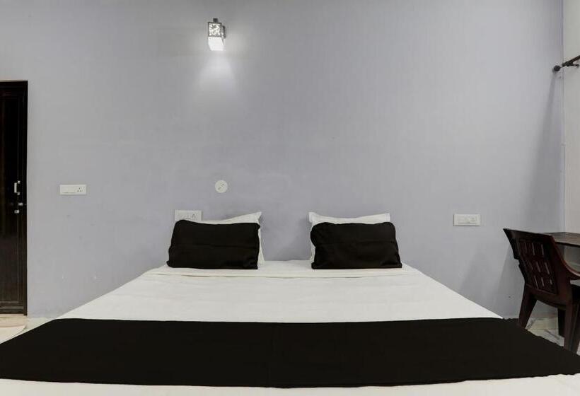 Трехместный Номер Классика, Oyo Flagship Hotel Classic Inn