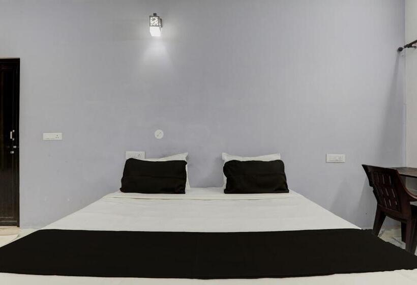 Трехместный Номер Классика, Oyo Flagship Hotel Classic Inn