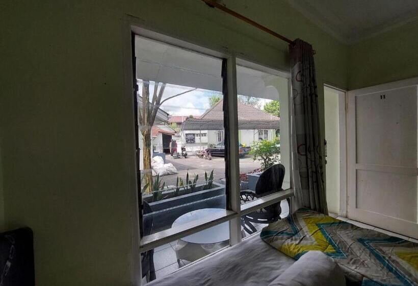 اتاق استاندارد سه نفره, Grand Syariah Guest House Humanitas
