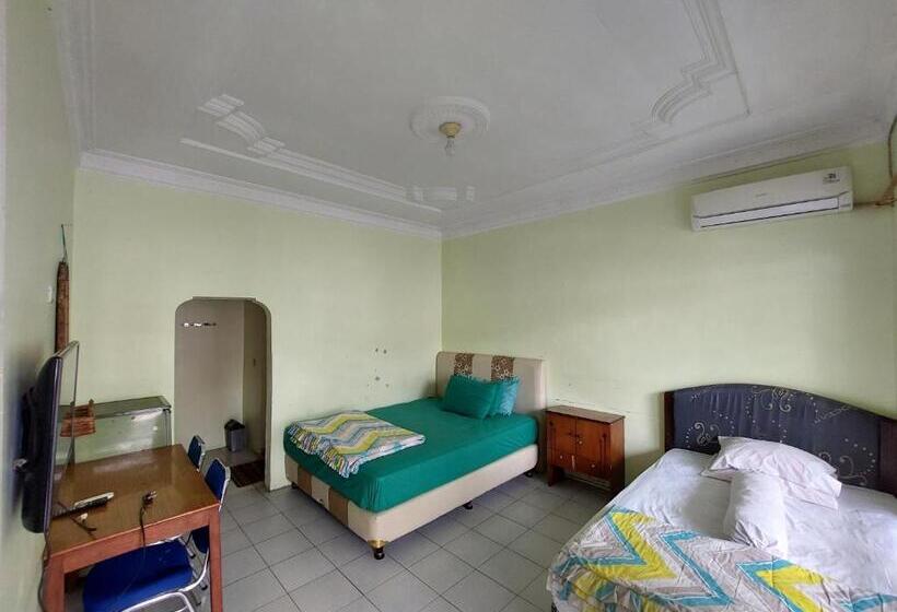 اتاق استاندارد سه نفره, Grand Syariah Guest House Humanitas