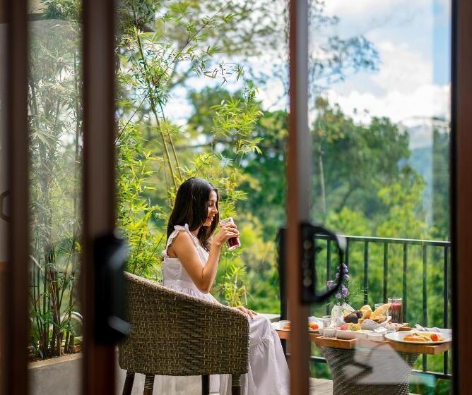 اتاق استاندارد با چشم‌انداز کوهستان, Celestial Hills   Villas & Suites By The Clarks