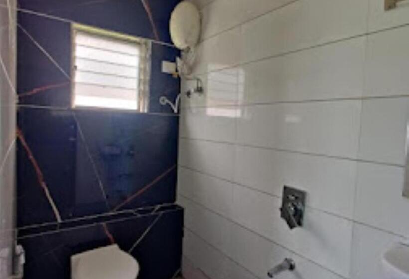 디럭스 룸, Shakti Delux Rooms Vadodara