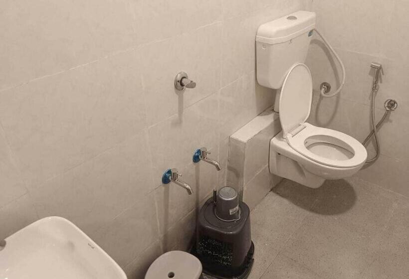 اتاق کلاسیک سه تخته, Oyo Flagship Hotel Balaji Inn
