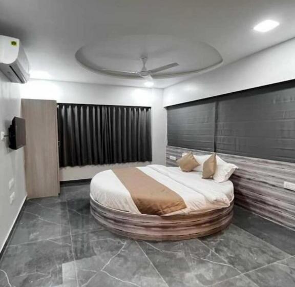 اتاق کلاسیک سه تخته, Oyo Flagship Hotel Balaji Inn
