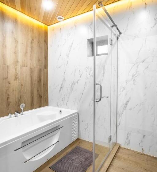 سوییت جونیور, Apart Hotel Colibri