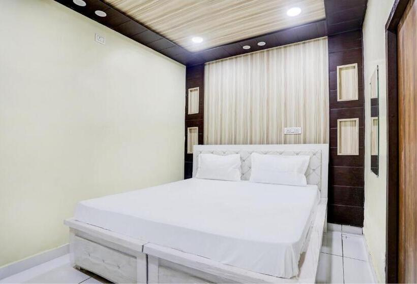 Трехместный Номер Классика, Oyo Kittu Hotel And Restaurant
