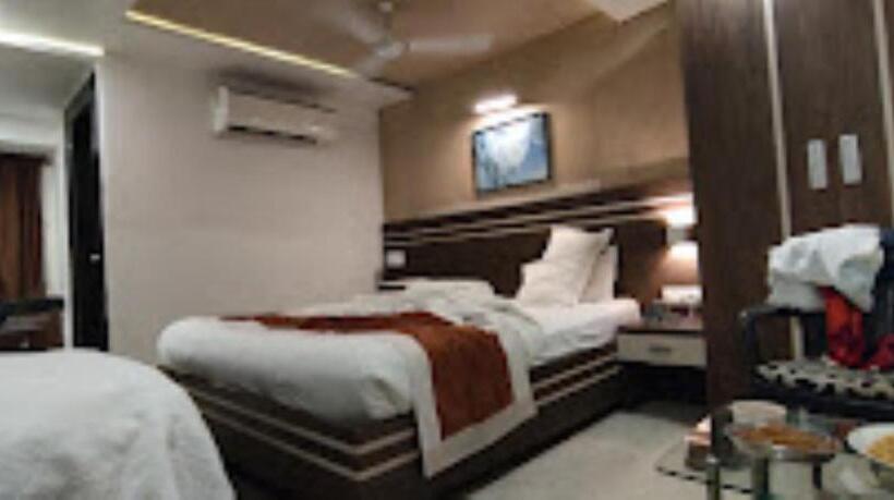 اتاق استاندارد با تخت بزرگ, The Suncity Hotels In Bhubaneswar Odisha