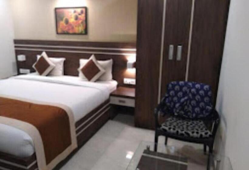 اتاق استاندارد با تخت بزرگ, The Suncity Hotels In Bhubaneswar Odisha
