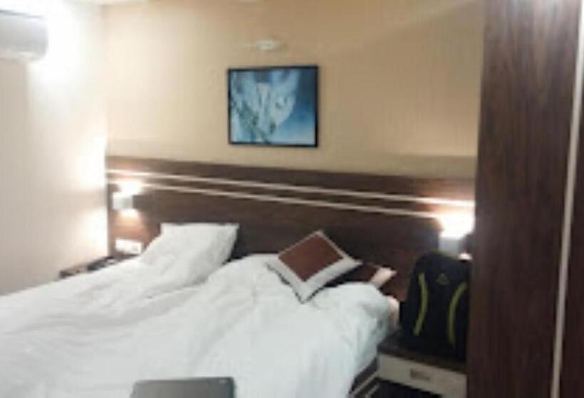 اتاق استاندارد با تخت بزرگ, The Suncity Hotels In Bhubaneswar Odisha