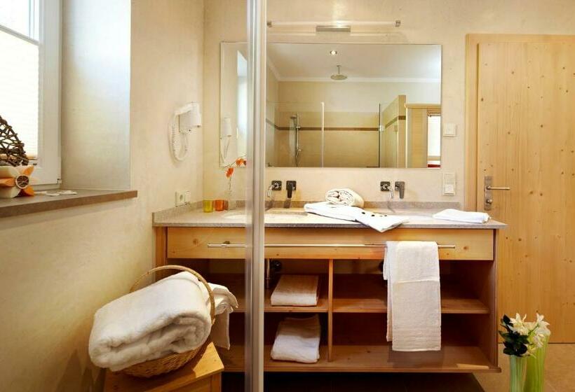 آپارتمان ممتاز دوخوابه رو به مناظر, Alpenhof Apartments