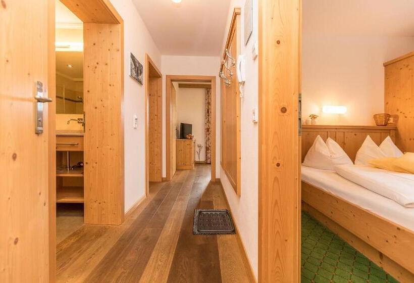 2 Bedroom Apartment with Views, Alpenhof Apartments