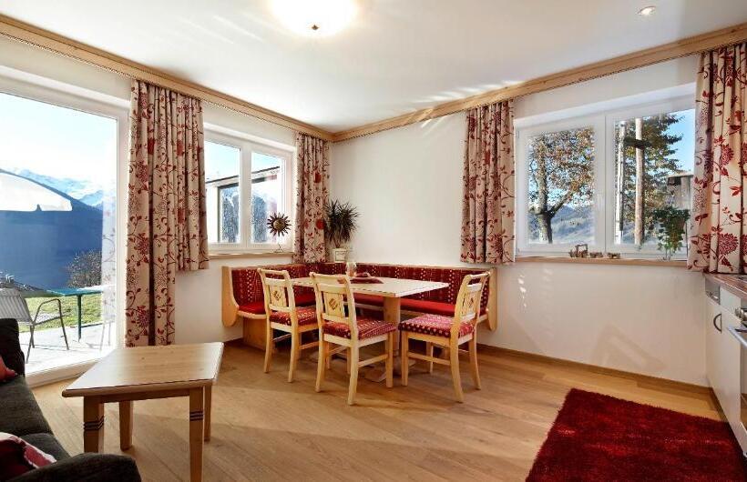 آپارتمان کامفورت 2 خوابه, Alpenhof Apartments