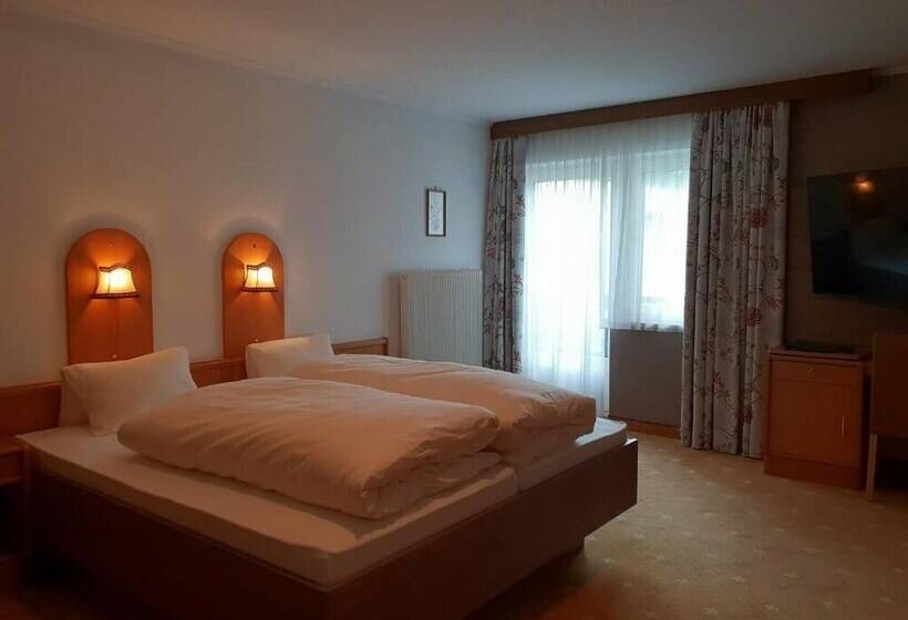 Quarto Triplo Estandar, Grieserhof