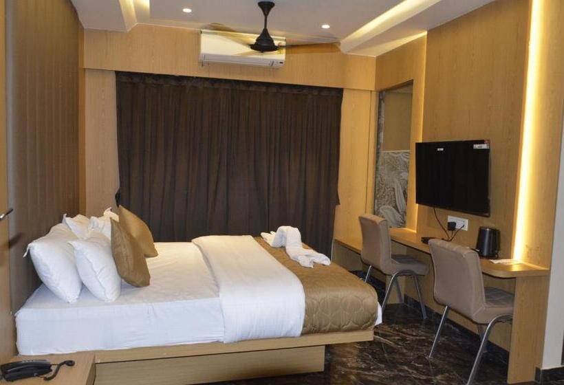 Quarto Deluxe, Ritvik Residency