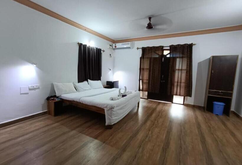 اتاق استاندارد با چشم‌انداز دریا, Budget Baga Beach Resort Goa
