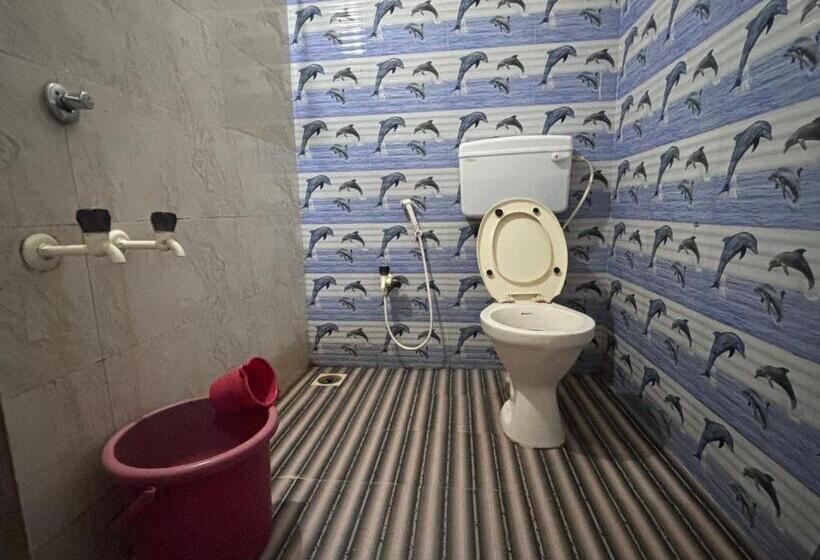 家庭间, Staymaker Naik Residency