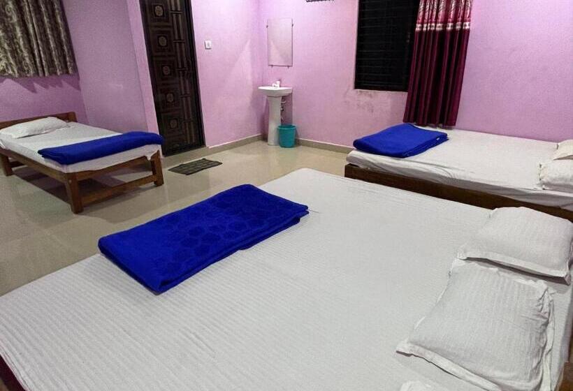 家庭间, Staymaker Naik Residency