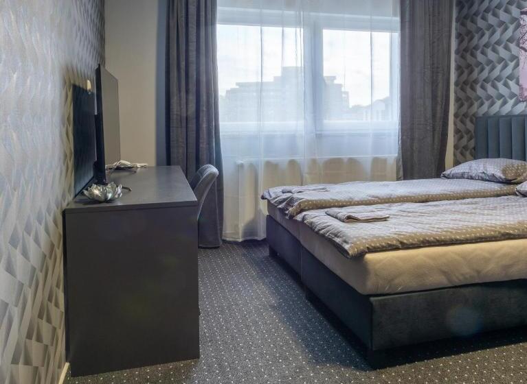اتاق اکونومی, Bed And Breakfast 33