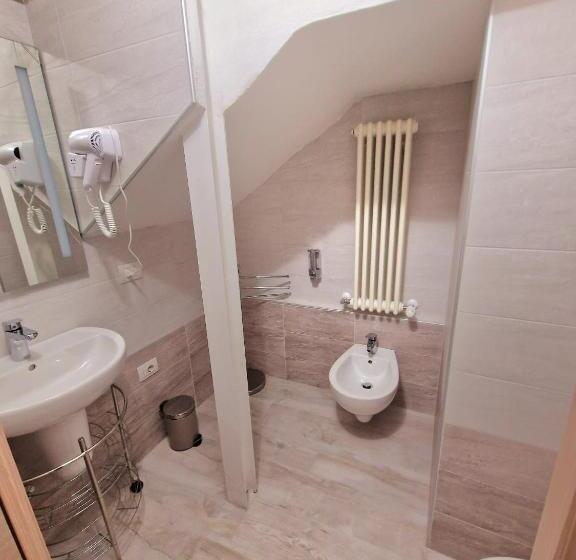 Quarto Estandar, Sentieri Del Garda