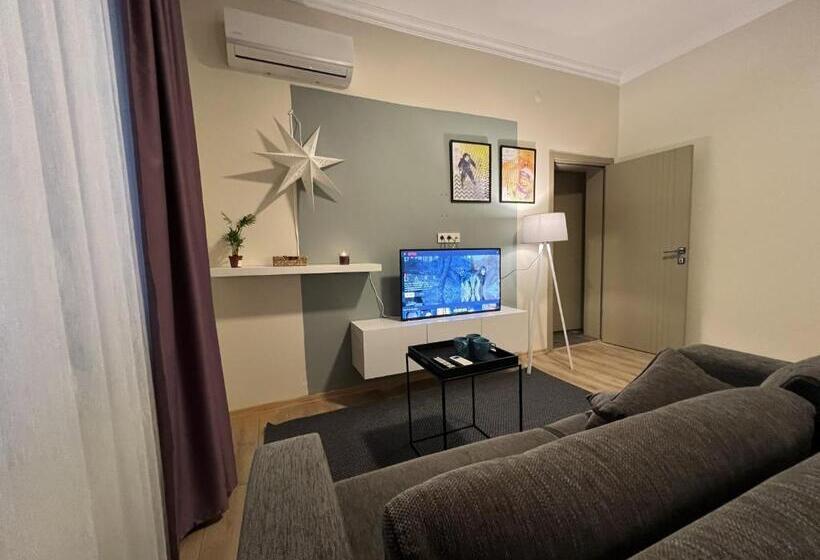 آپارتمان 1 خوابه همکف, Roj Suite
