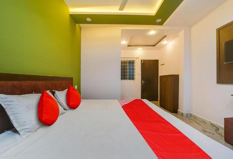 اتاق کلاسیک سه تخته, Oyo Hotel United Palace