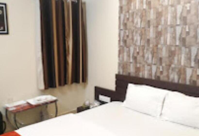 اتاق استاندارد با تخت بزرگ, Basera Odisha