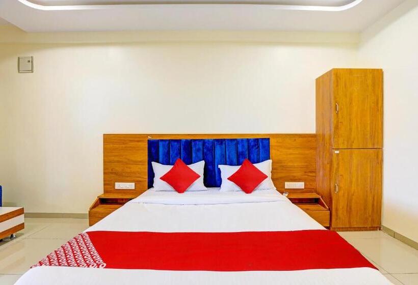 اتاق کلاسیک سه تخته, Oyo Hotel H K Villa
