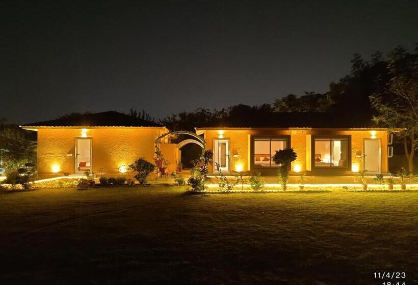 标准房带园景, Girisadan Organic Farm Retreat & Botanical Forest