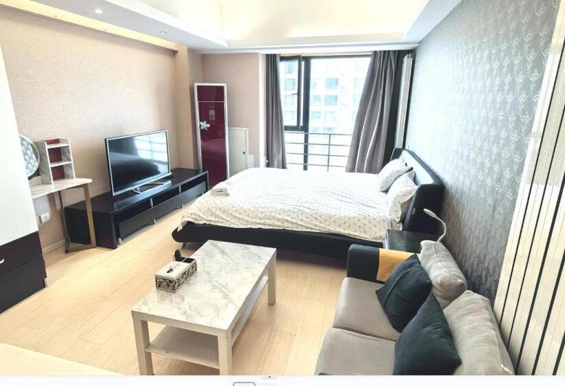 اتاق لوکس, Inn