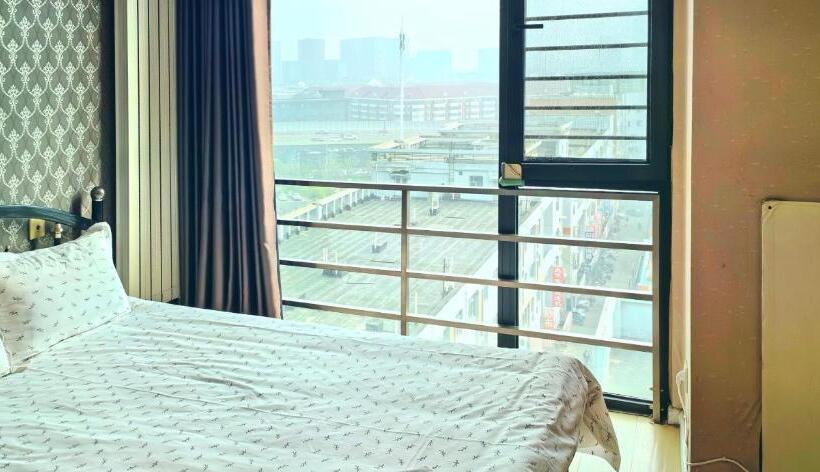 اتاق لوکس, Inn