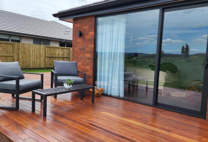 Стандартный Номер Кровать Кинг, A Stunning Retreat In Rotorua!