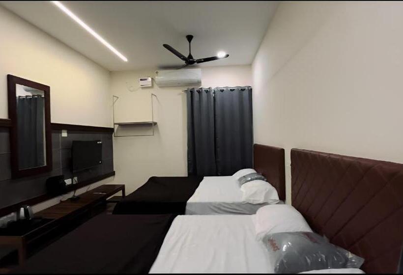Четырехместный Номер Стандарт, Coastal Inn