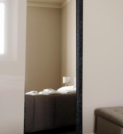 小型套房, Albergo  900