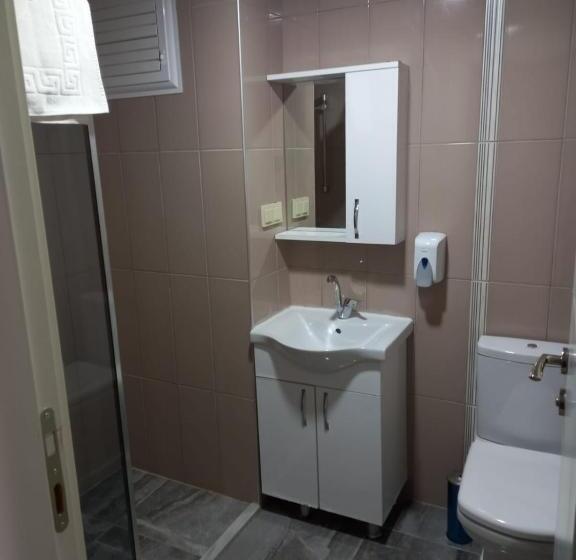 اتاق استاندارد سه نفره, Kumru Suites