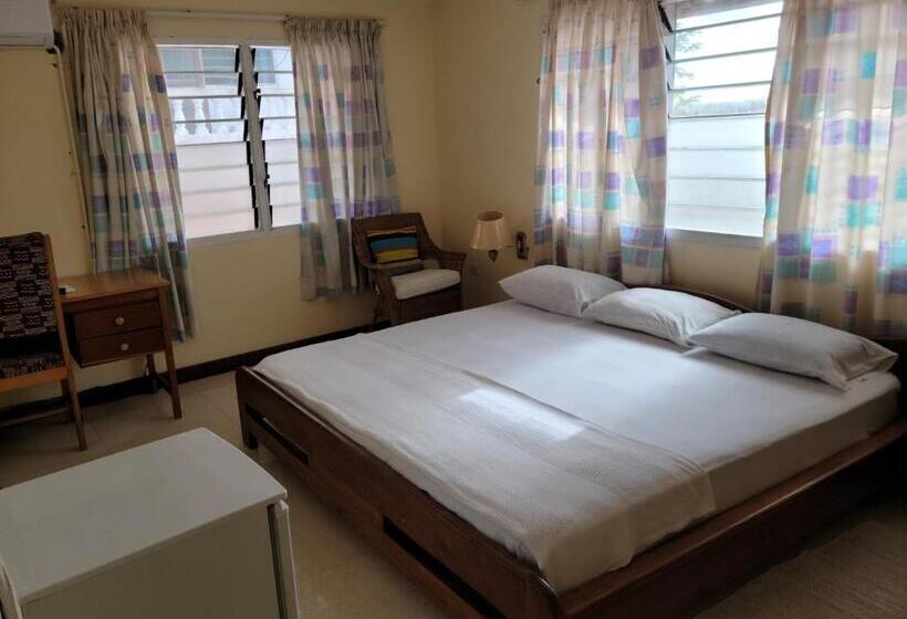 标准三人间, Loreto Palm Villa