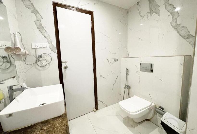 اتاق سوپریور, Tbs ! Puri All Rooms Sea View Fully Air Conditioned Hotel With Lift And Parking Facility Breakfast I
