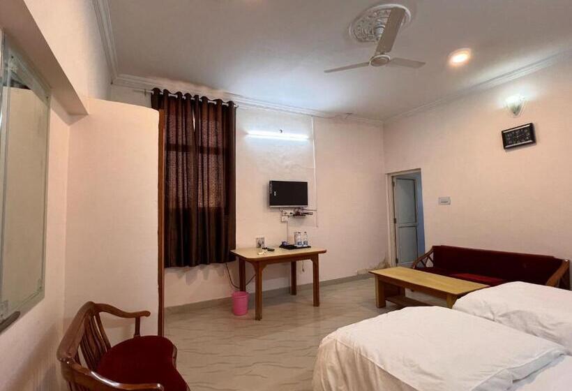 חדר דלוקס, The Patel Stadium Hotel 1 Km From Bus Stand And 2 Km From Railway Station