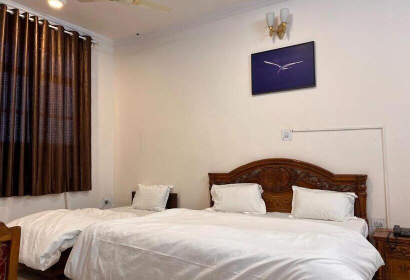 带大床的豪华间, The Patel Stadium Hotel 1 Km From Bus Stand And 2 Km From Railway Station