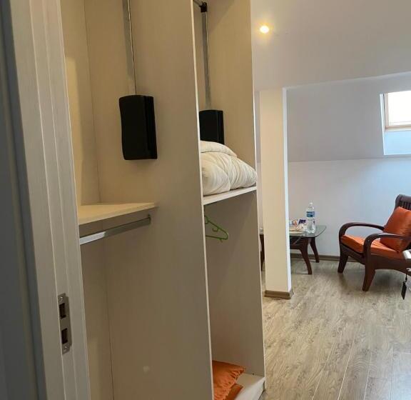 اتاق لوکس, Ami Residence Bucharest Airport&therme&parking