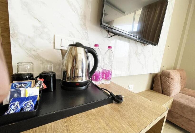 اتاق لوکس, Tbs ! Puri All Rooms Sea View Fully Air Conditioned Hotel With Lift And Parking Facility Breakfast I