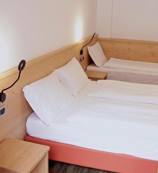 标准三人间, Ski Lodge Pampeago